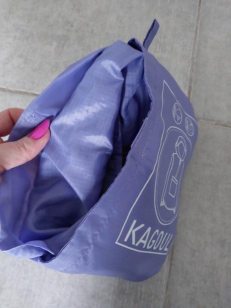 Gumáky a pršiplášť, 28