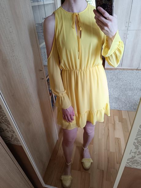 Banánovo žlté šaty s volánmi a s odhalenými ramena, mohito,xs