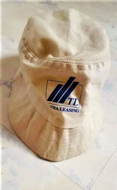 Plátenný klobúk, l