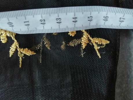 Luxus šaty s vyšívanou čipkou, vs-m, m