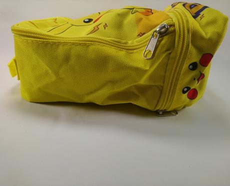 Sada 144 figúrok pokémon v úložnej taške pikachu,