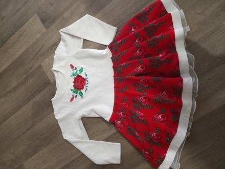 Folklórne šaty, 110