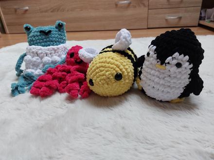 Háčkované hračky,