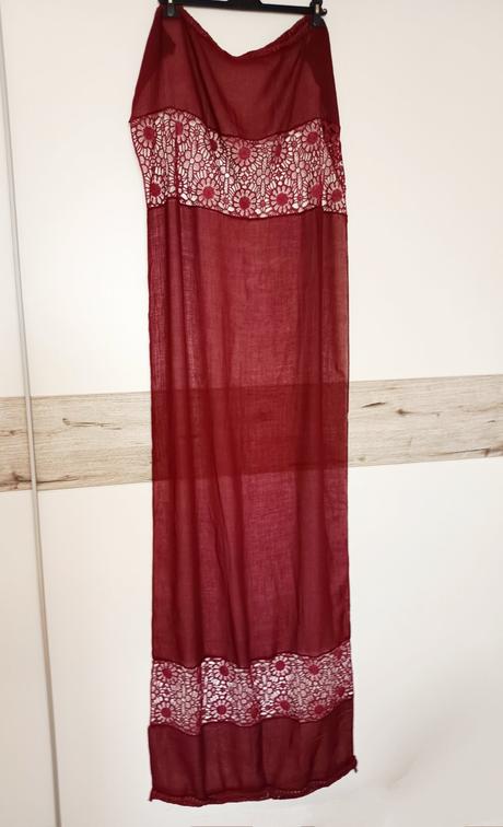 Krásna bordová šatka, 