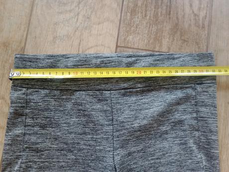 Športové legíny, 158