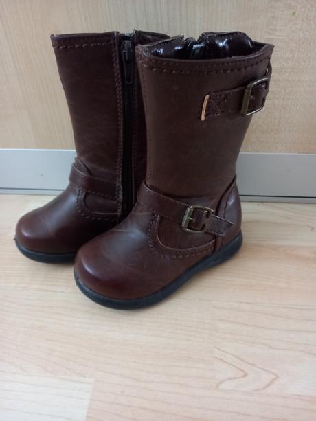 Dievčenské vysoké čižmy, 22