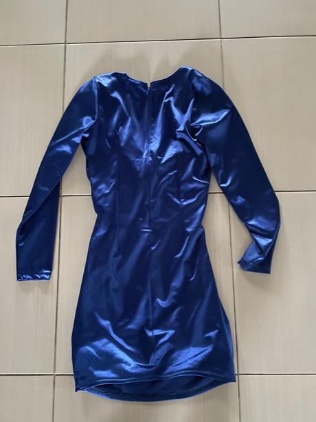 Spolocenske saty, 34