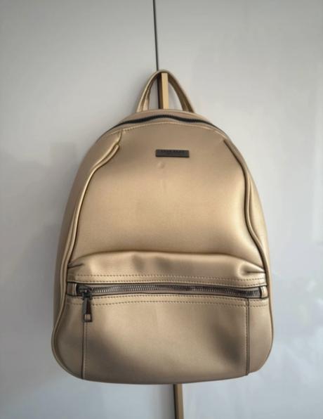 Nádherný zlatý ruksak lara bags, lara bags