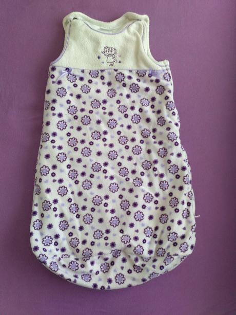 Teplý mäkkučký spací vak s kvietkami a dievčatkom, okay