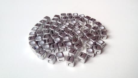 Písmenka strieborné j,