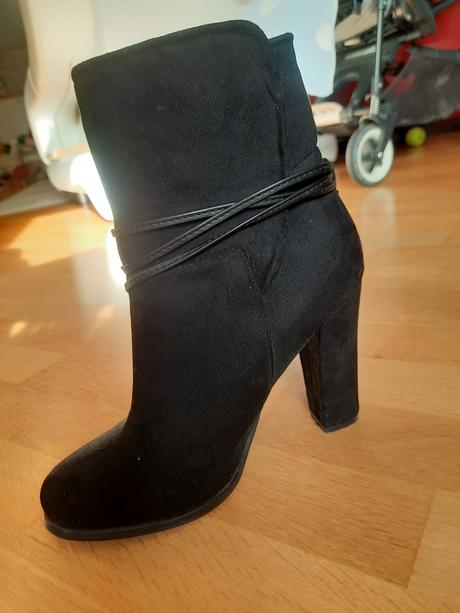 Kotnikove čižmičky, 37