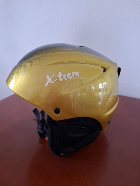 Lyžiarska prilba, s