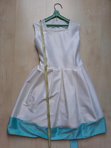 Slávnostné šaty, 146