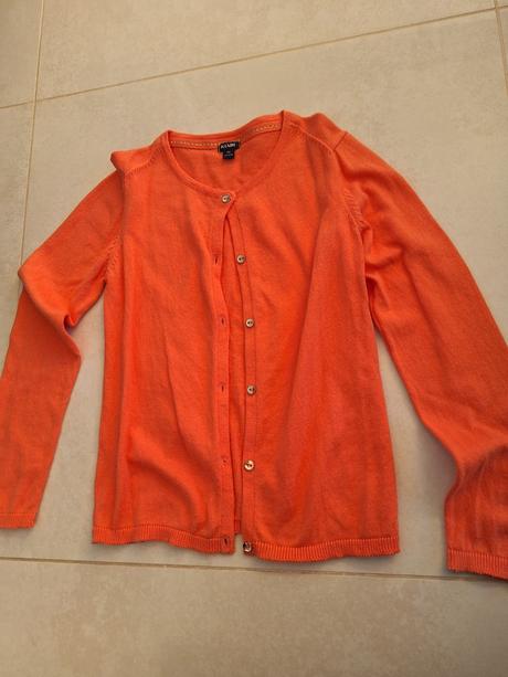 Predam oranzovy sveter, 134