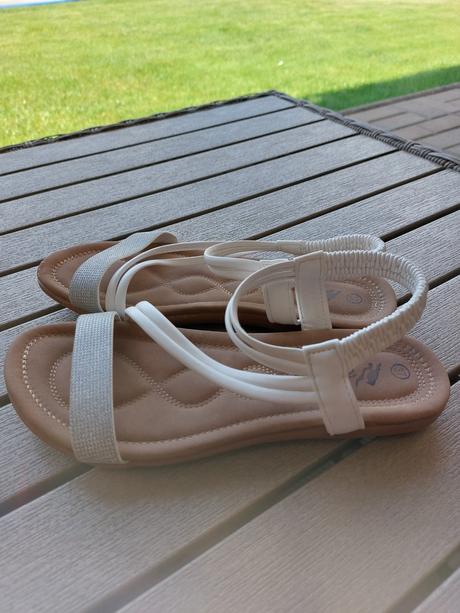 Sandale dievcenske, 37