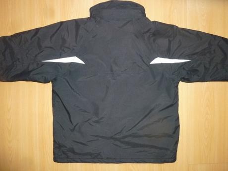 Lyziarska bunda zn. trespass, 140