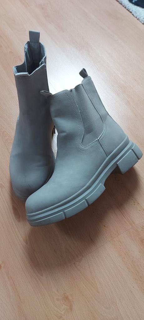 Členkové čižmy, 39