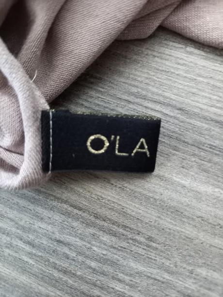 Kvalitné priliehavé šaty zn.óla voga, s