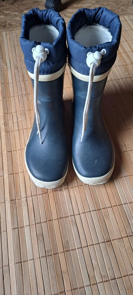 Gumaky, bergstein,31