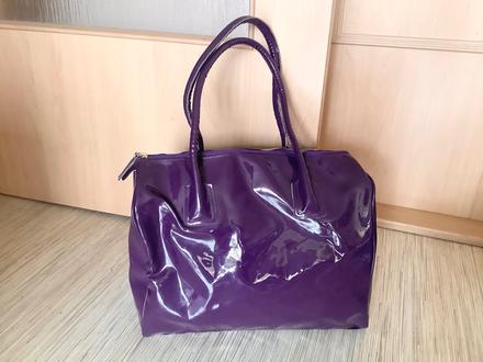 Krásna lakovaná kabela 2+1napoly, 