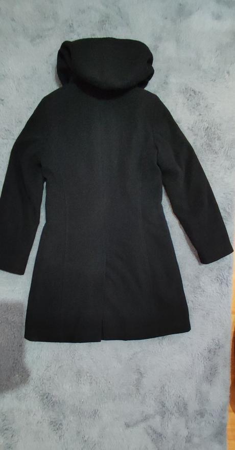 Dlhý čierny elegantný kabát, 36