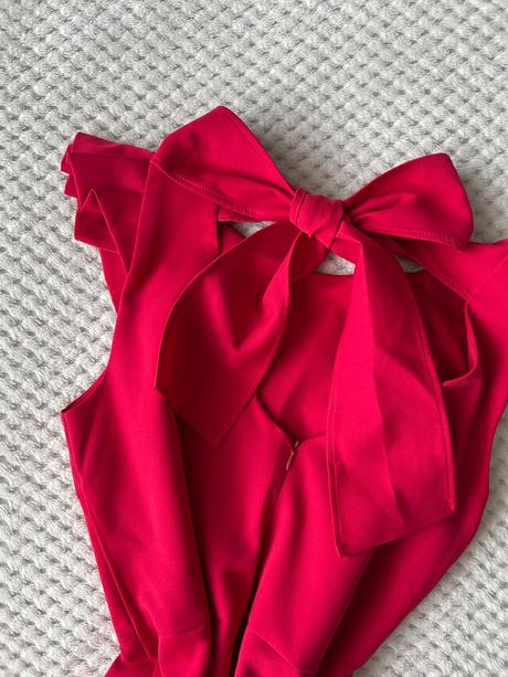 Spoločenské šaty, 42