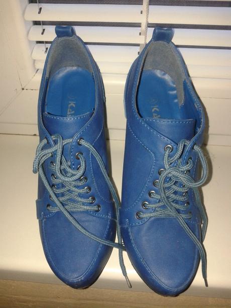 Poltopánky na vysokom opätku, 36