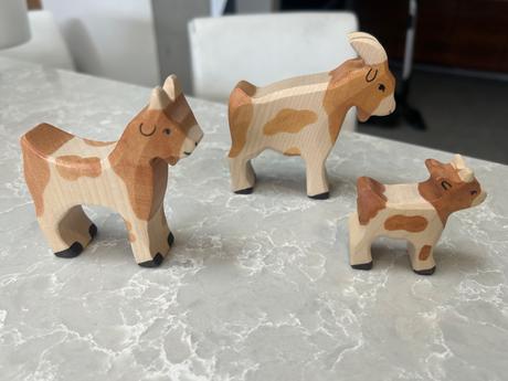 Koza-drevene zvieratka holztiger,