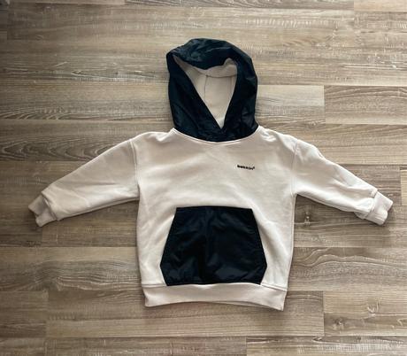 Krásna bekkin mikinka ako nová, 110