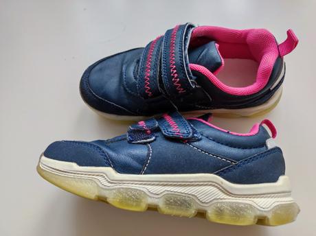 Tenisky blikajúce., 29