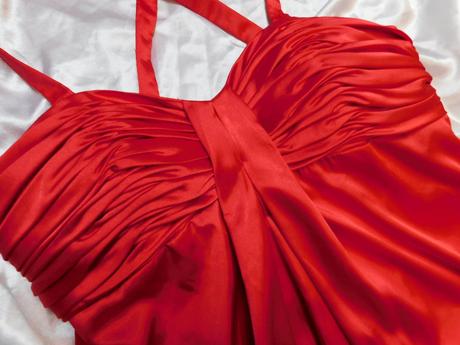 Velmi pekne saty na slavnost, 38