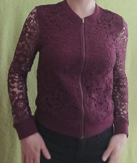 Bordová bundička s čipkou, s