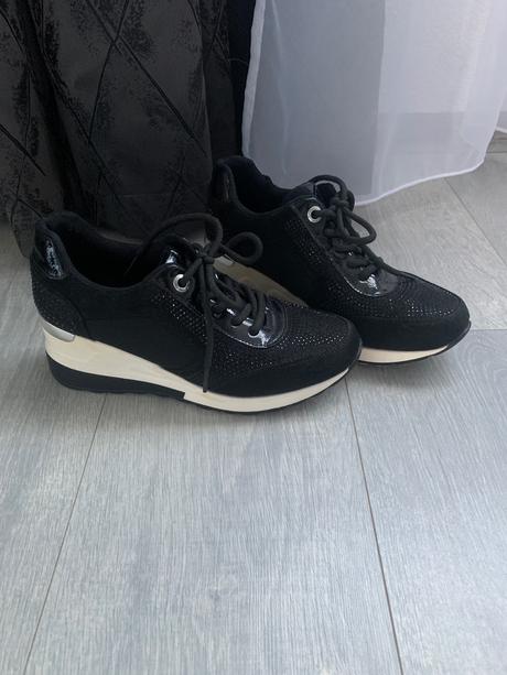 Tenisky na platforme, 38