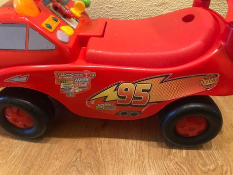 Odrážadlo/chodítko auto(zvuky,svetlá)super stav,