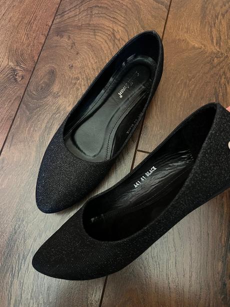 Čierne baleríny, 40