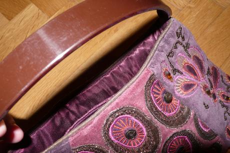 Bohato zdobená kabelka,