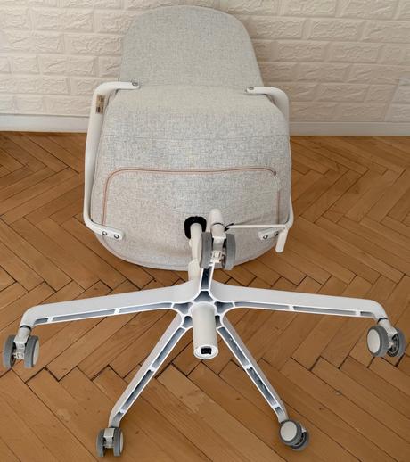 Långfjäll ikea kancelárska stolička s opierkami, 