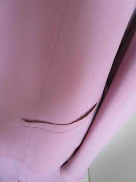 3087. spol. šaty, 50