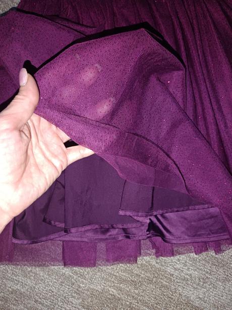 Dievčenské šaty, 134