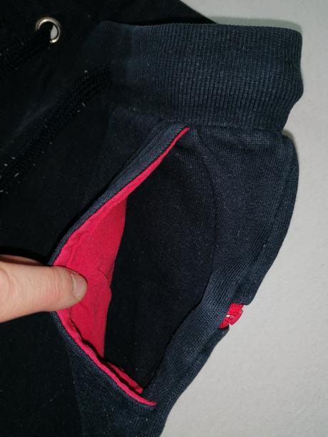 Tepláky s vrecúškom, 128