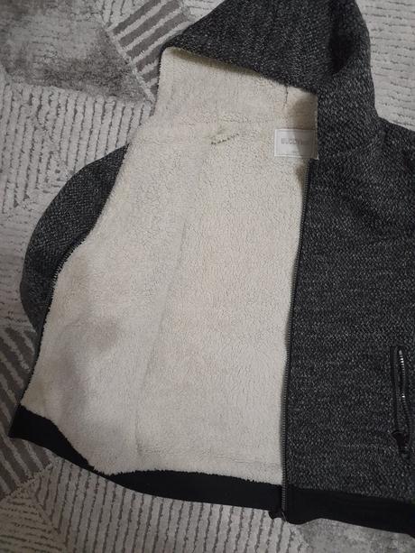 Mam na predaj zateplenu bundu, 158