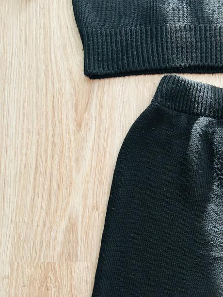 Krásny pletený komplet značky green apple, 