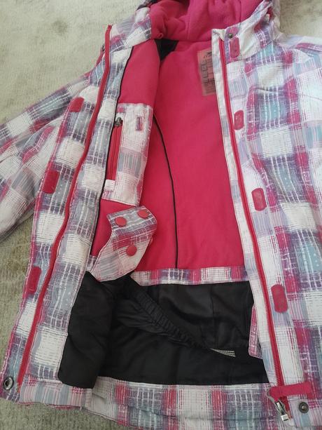 Predám lyžiarsku bundu, 152