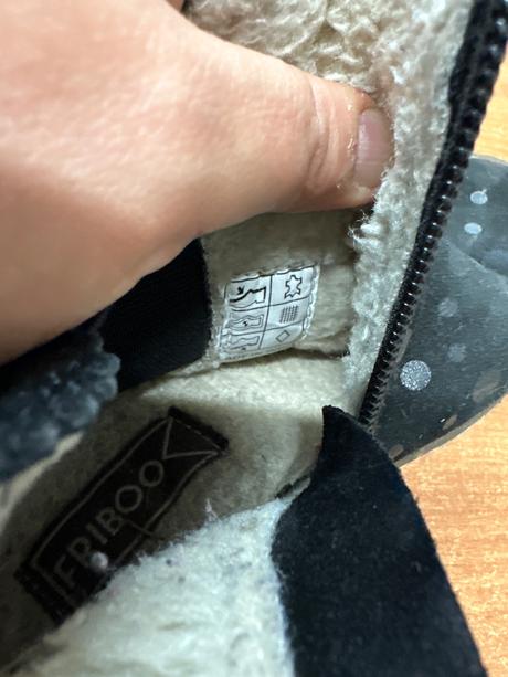 Kotnikove topanky, 31