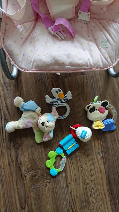 Lehátko na krmenie a hranie, 