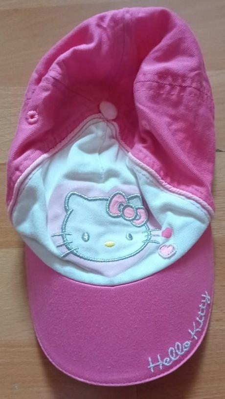 .šiltovka hello kitty, disney,86