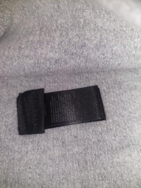 Siva zimna ciapka, reserved