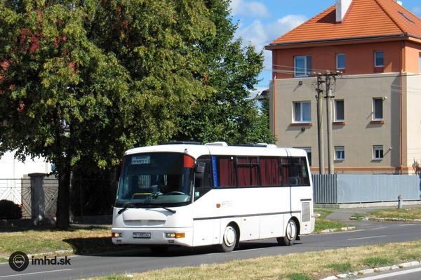 Agresívni dôchodcovia v hromadnej doprave a obchodoch?