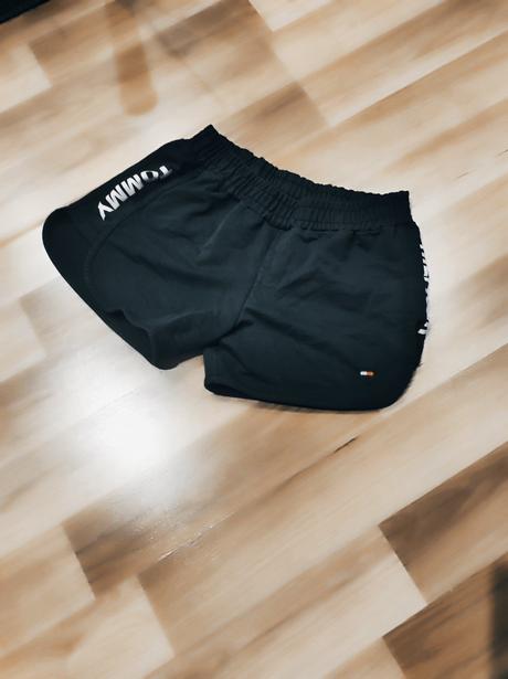 Kraťasy, s
