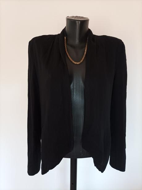 Krásne sako bez zapínania, s